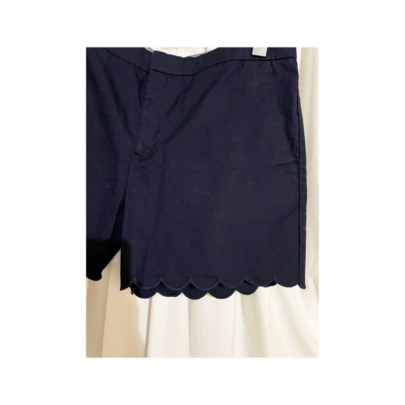 Banana Republic scallop shorts are navy blue and have a scalloped hem detail - Picture 2 of 4